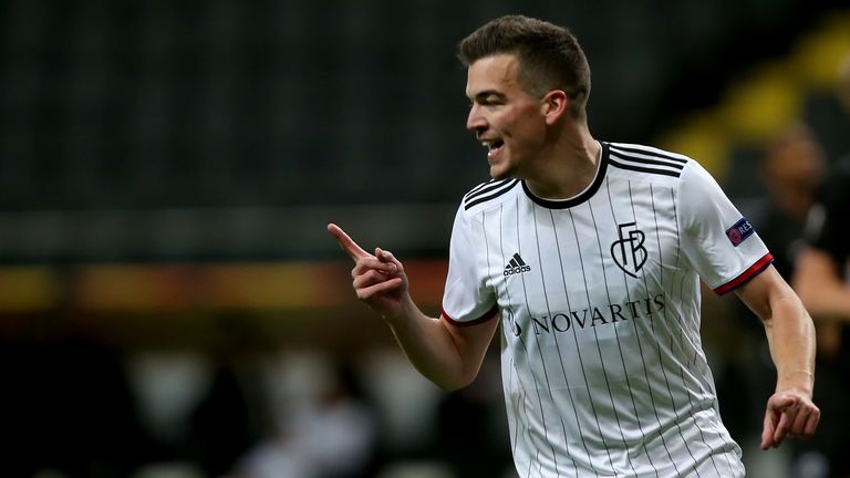 SCHWEIZ: Die Verantwortlichen der Swiss Football League (SFL) wollen am 29. Mai entscheiden, ob die Saison fortgesetzt werden kann. Ab 8. Juni wären Geisterspiele im Profifußball wieder möglich.