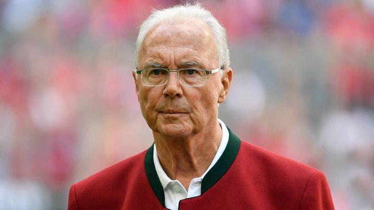 Franz Beckenbauer glaubt, dass die Geisterspiele einigen Spielern auch helfen könnten.