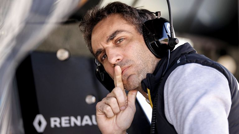 Renault-Teamchef Cyril Abiteboul ist auf der Suche nach einem Nachfolger für Daniel Ricciardo.