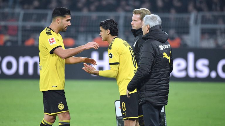 Lucien Favre und Co. könnten bis Saisonende pro Spiel womöglich fünf Auswechslungen vornehmen dürfen.