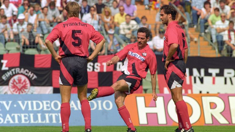 Eintracht Frankfurt war gespickt mit Stars wie Bein (Mitte),  Bommer (l.), Gaudino (r.),  Okocha oder Yeboah.