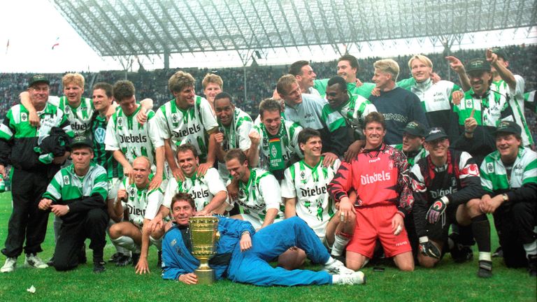 25 Jahre: Die Fohlen warten schon ein Viertel-Jahrhundert! Die große Elf um Martin Dahlin und Stefan Effenberg bezwang 1995 Wolfsburg – und das deutlich mit 3:0. Die Wölfe waren damals noch Zweitligist.