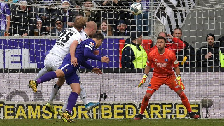 STANDARDSCHWÄCHE: Der HSV kassierte drei der sechs Gegentore in den vergangenen vier Partien nach ruhenden Bällen. Zuvor hatten die Hanseaten nur 25 Prozent der Gegentreffer nach Standards hinnehmen müssen.