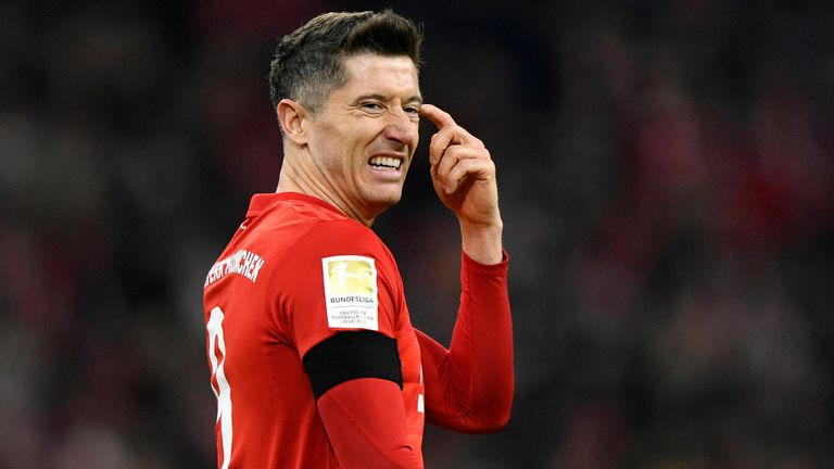 Jetzt kommt es auf den Kopf an: Gegen wen erzielte Robert Lewandowski seinen einzigen BL-Dreierpack in dieser Saison?