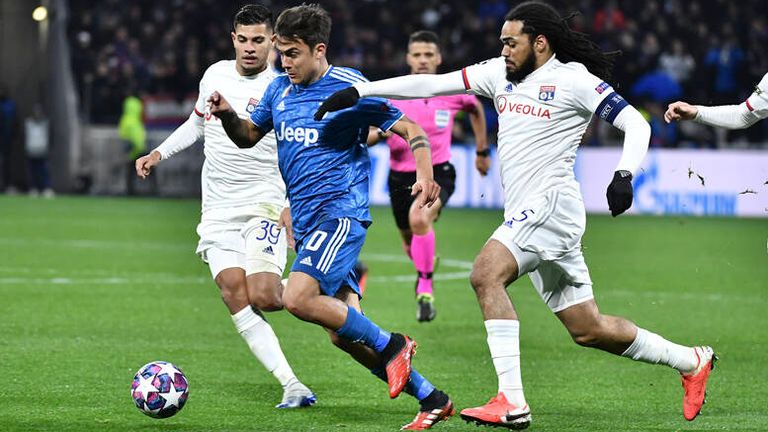 Im Hinspiel des Champions-League-Achtelfinals setzte sich Lyon mit 1:0 gegen Juventus durch. 