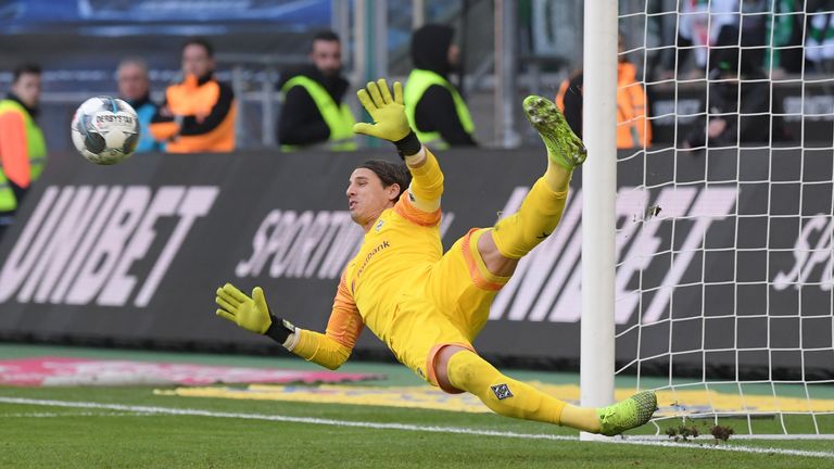 Gladbachs Yann Sommer hat die meisten Paraden aller Torhüter aufzubieten - 99 Torschüsse konnte der Schweizer bislang entschärfen. Unions scheidender Keeper Rafal Gikiewicz kommt auf 94 Paraden, Robin Zentner (Mainz 05) konnte 85 Mal glänzen. 