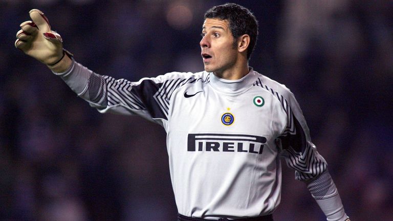 PLATZ 9: Francesco Toldo - wechselte 2001/02 für 26,5 Mio. € zu Inter