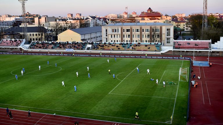 WEISSRUSSLAND: Dort startete die Liga am 20. März. Die Spiele finden auf Anweisung des Staatspräsidenten Alexander Lukaschenko vor Publikum statt. Die Weltgesundheitsorganisation warnte ausdrücklich davor.