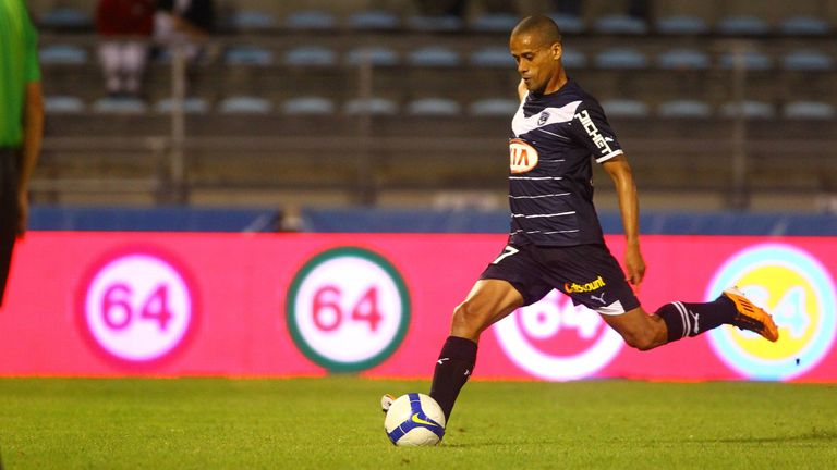 Platz 6: Wendel – Die Rede ist natürlich nicht vom Bayer-Linksverteidiger, sondern vom brasilianischen Freistoßzauberer. In 156 Einsätzen für Bordeaux erzielte der 38-Jährige starke 14 direkte Freistoßtore.