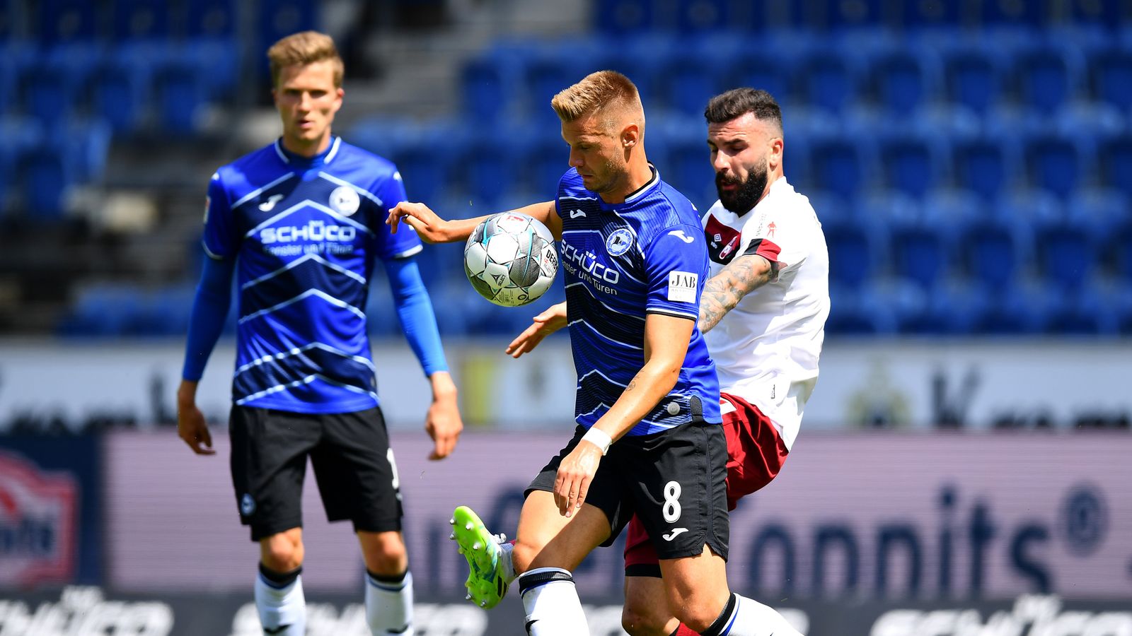 2. Bundesliga: Bielefeld Strauchelt Gegen Club, Regensburg Souverän, DD ...