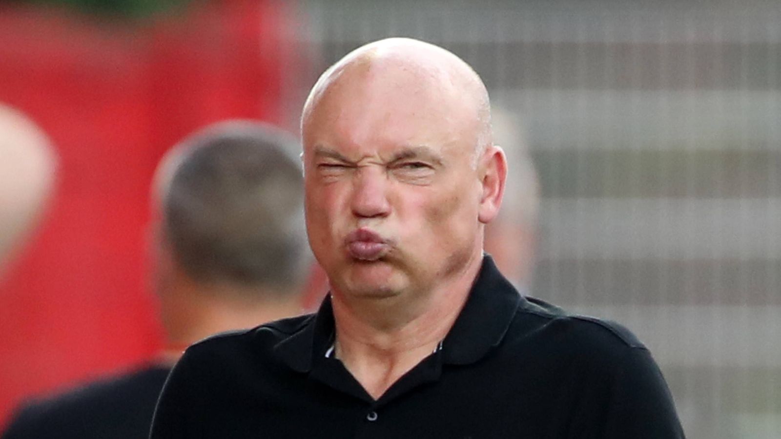 Bundesliga Uwe Rösler soll trotz Abstieg Trainer der Fortuna bleiben