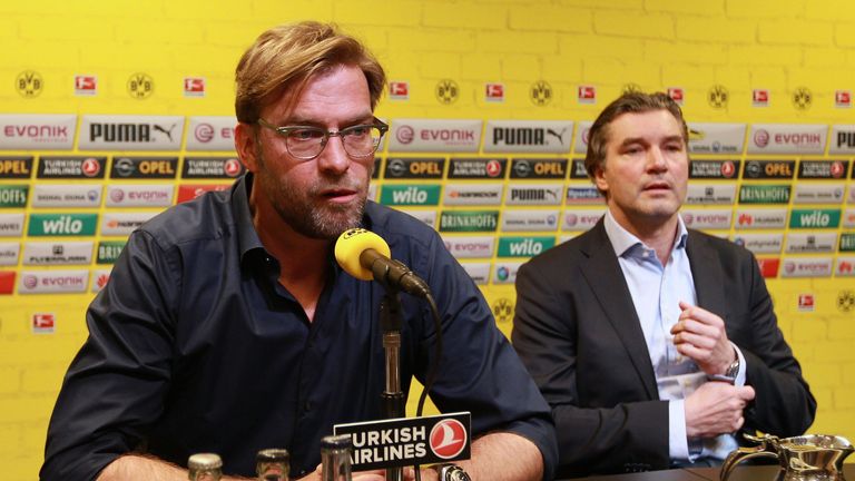 Auf der PK am 15. April 2015 wird beschlossen, dass Jürgen Klopp (l.) ab der nächsten Saison nicht mehr Cheftrainer der Dortmunder sein wird. Eine Ära beim BVB geht zu Ende.