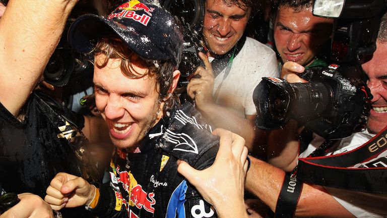 Bleiben wir bei den Weltmeistern: Jüngster Titelgewinner ist bis jetzt Sebastian Vettel mit 23 Jahren und 134 Tagen. Sowohl Max Verstappen (Red Bull) und Charles Leclerc (Ferrari) könnten den Rekord (noch) brechen.