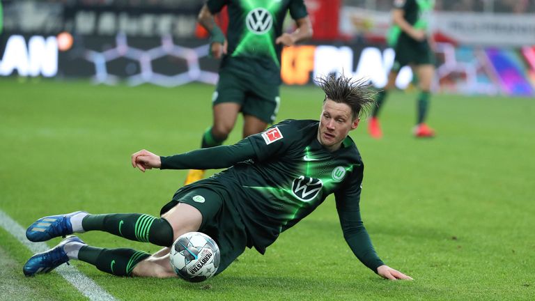 Wout Weghorst: Der Niederländer erzielte für seinen Klub VfL Wolfsburg 11 Treffer. Bei 41 Toren des gesamten Teams bedeutet das, dass der Stürmer 26,8 Prozent aller Treffer beisteuerte. Damit rangiert er im ligaweiten Ranking auf Platz 7.