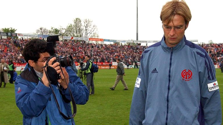 Trotz einer starken Saison 2001/2002 reicht es für Jürgen Klopp und den FSV Mainz 05 nicht für den Aufstieg in die Bundesliga.