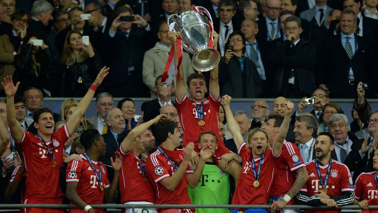 Triple-Gewinn 2012/13: Die emotionalste und erfolgreichste Saison in der langen Bayern-Zeit von Thomas Müller. Der Höhepunkt war der CL-Sieg im Londoner Wembley-Stadion - im innerdeutschen Duell gegen den BVB (2:1).