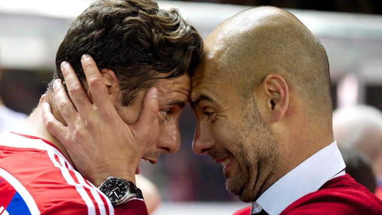 Alte Bekannte: Pep Guardiola hält große Stücke auf Claudio Pizarro - und umgekehrt.