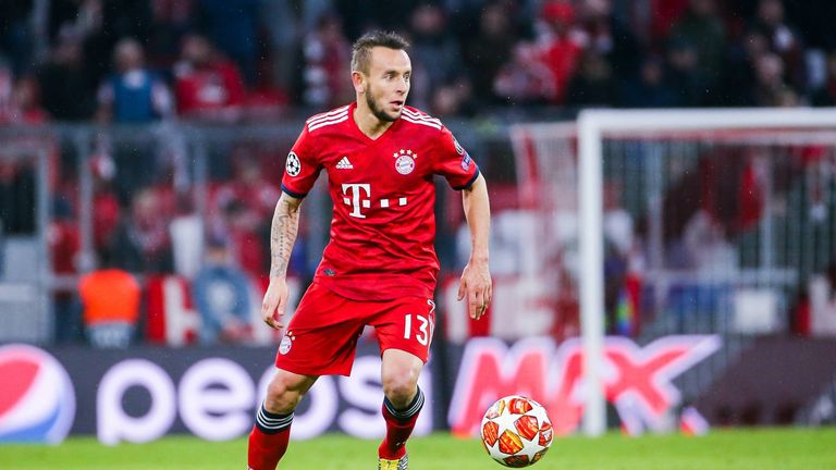 Rafinha (heute Flamengo): Der Brasilianer war acht Jahre lang eine feste Größe beim FCB (266 Spiele), CL-Sieger 2013, Pokalsieger (4-Mal) und Meister (7-Mal). Der 33-Jährige entschloss sich dazu, seine  Karriere in der Heimat ausklingen zu lassen.