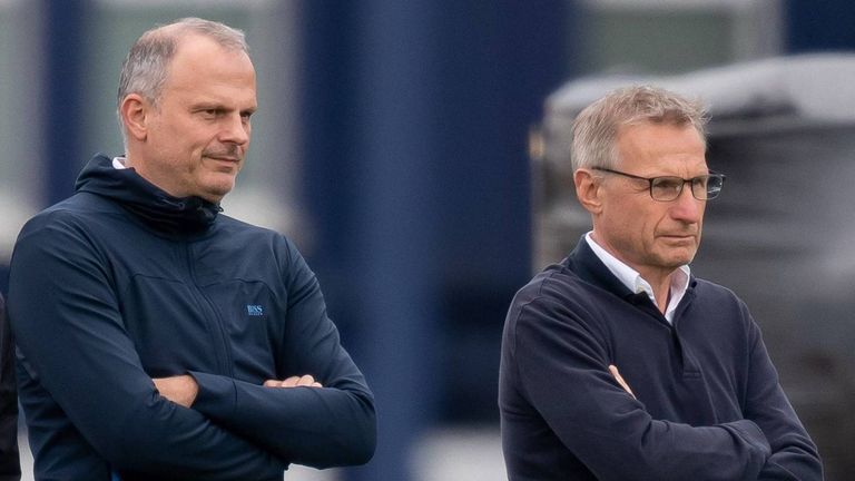 Michael Reschke (r.) und Jochen Schneider planen bei Schalke die Zukunft.
