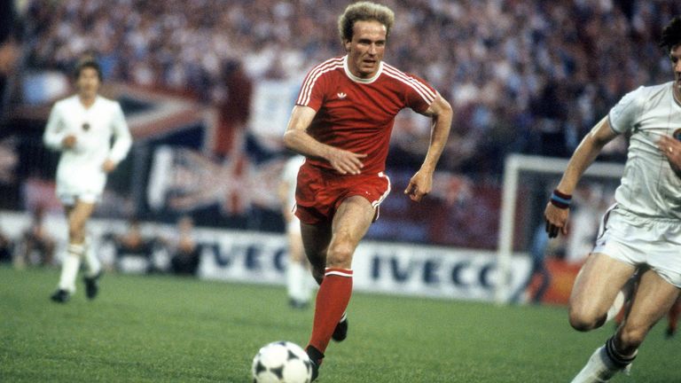 Platz 4: Karl-Heinz Rummenigge (Bayern München): 1979/80, 26 Tore; 1980/81, 29 Tore; 1983/84, 26 Tore