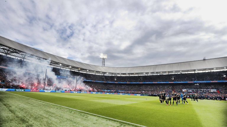 Platz 12: De Kuip - Feyenoord (Niederlande)