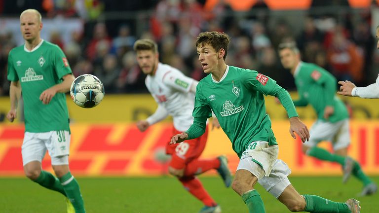 Werder Bremen braucht am Samstag einen Sieg gegen Köln und eine Düsseldorfer Heimpleite, um den Abstieg noch abzuwenden. Die Entscheidung gibt's ab 15:30 Uhr live auf Sky!