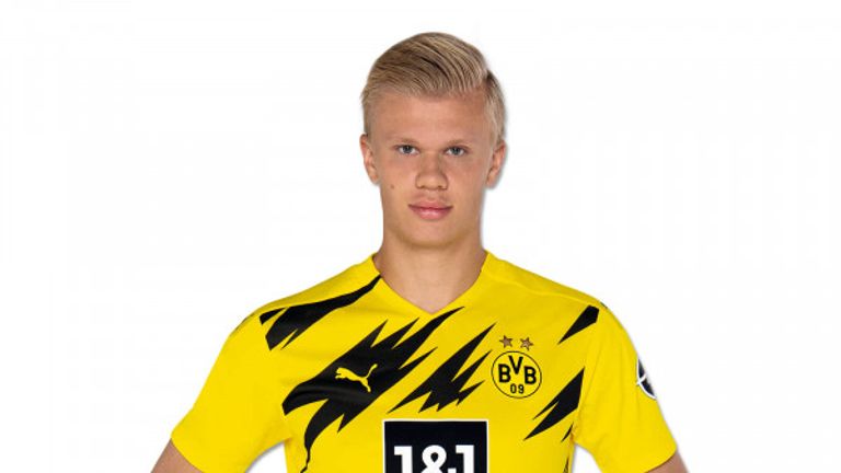 Borussia Dortmund: Erling Haaland & Co. gehen in klassischem schwarz-gelb auf Punktejagd. Neu am BVB-Dress sind dagegen die Streifen im Blitz-Design (Quelle: Borussia Dortmund). 