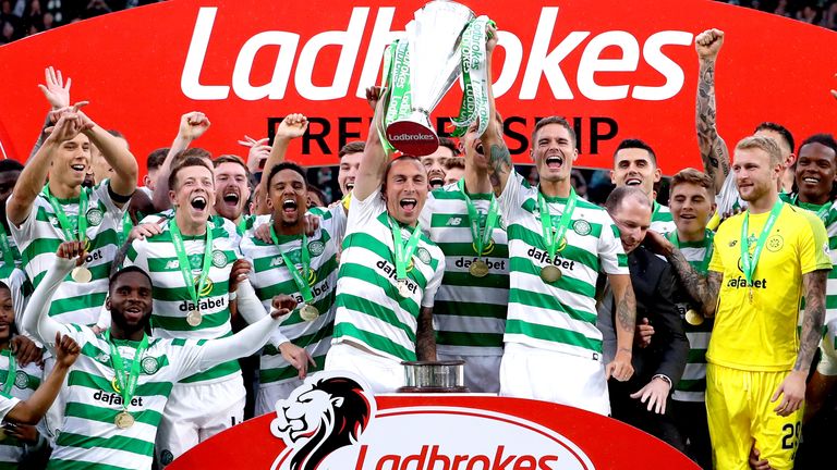 Celtic Glasgow 51 Meisterschaften (letzter Titel: 19/20)
