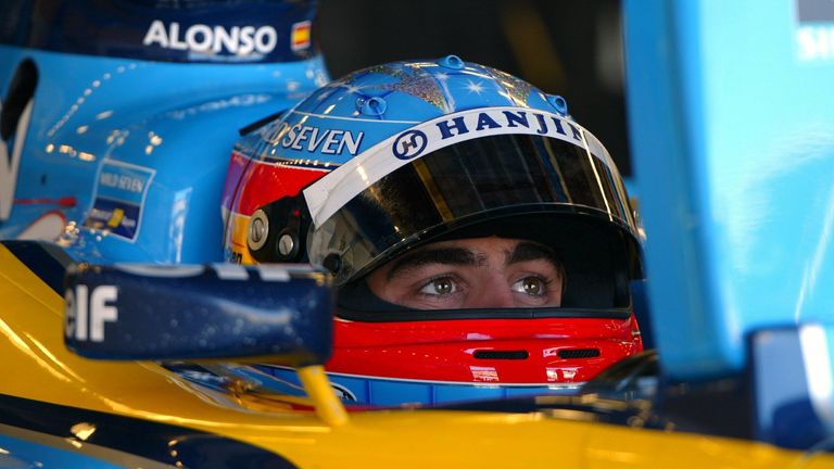 Er ist zurück! Zweifache Weltmeister Fernando Alonso (Spanien) kehrt in die Formel 1 zurück und wird dort erneut im Cockpit von Renault sitzen - wie einst bei seinen Titelgewinnen 2005 und 2006.