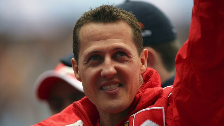 Meiste Podiumsplätze: In seiner Ferrari-Ära landete Schumacher in 166 Rennen unter den Top drei - rund die Hälfte davon gewann er. Zum Vergleich: Sebastian Vettel, viermaliger Weltmeister mit Red Bull, kommt für die Scuderia auf 53 Podiumsplätze. 