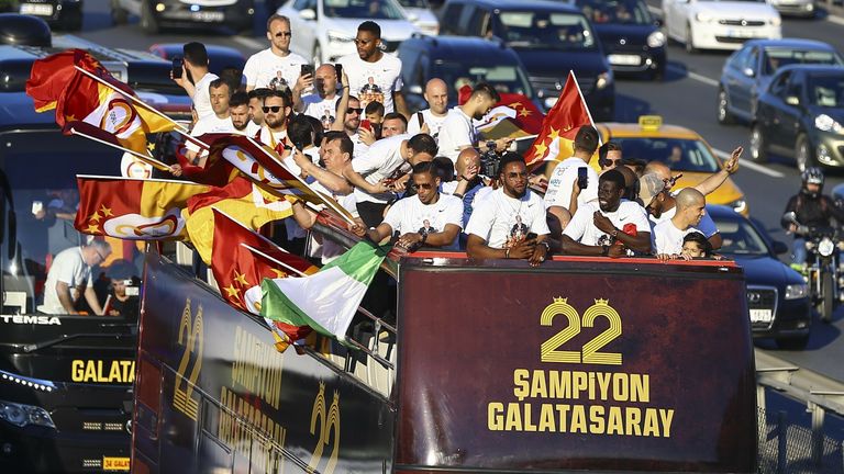 Türkei: Galatasaray 22 Meisterschaften (letzter Titel: 18/19)