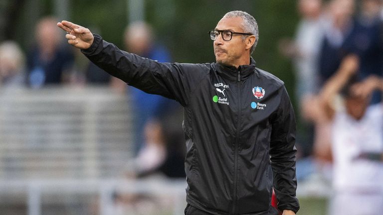 Nummer 17 - Henrik Larsson (Helsingborg): Heute ist der ehemalige Spitzen-Stürmer (u.a. Barca, ManUnited) Trainer in seinem Heimatklub. Seine Nummer wurde gesperrt, sodass auch sein von ihm gecoachter Sohn die Rückennummer 18 tragen "muss". 