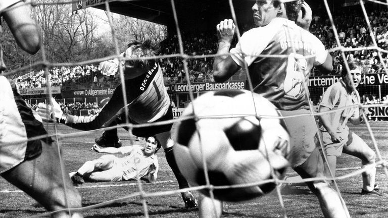 OFC KICKERS 1901: 1983/84 Bundesliga - Tabellenplatz 17 (19 Punkte) | 1984/85 2. Bundesliga - Tabellenplatz 18 (32 Punkte)