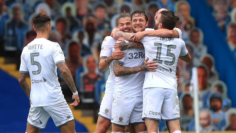 Leeds United feiert den Aufstieg in die Premier League.