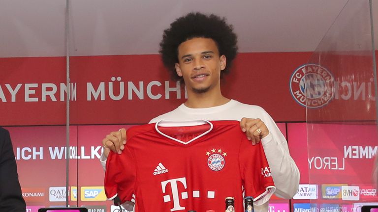 Leroy Sane wurde am Donnerstag offiziell beim FC Bayern vorgestellt.