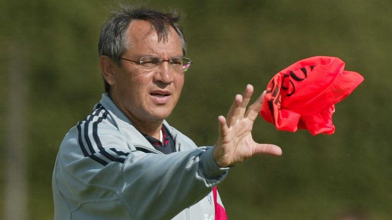 Felix Magath (2004 bis 2007) ging nach zwei Double-Gewinnen nach Wolfsburg und wurde Meister. Es folgten Stationen auf Schalke, nochmal Wolfsburg, Fulham und Shandong Luneng Taishan Aktuell ist Magath Berater bei Würzburg und der Admira.