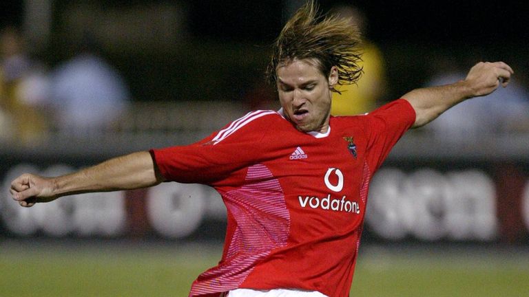 Nummer 29 - Miklos Feher (Benfica Lissabon): Im Alter von nur 24 Jahren erlitt der gebürtige Ungar einen Herz-Kreislauf-Stillstand während eines Spiels gegen Guimares. Auch Benfica will den verstorbenen Profi mit dem Zurückhalten der Nummer ehren.