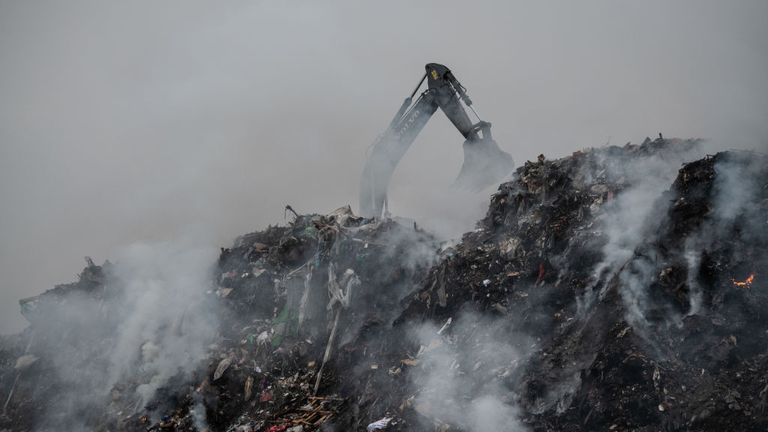 Im Februar muss das Spiel zwischen SD Eibar und San Sebastian kurzfristig wegen Luftverschmutzung abgesagt werden. Eine nah gelegene Mülldeponie brannte, was die Regierung dazu veranlasste, eine Warnung für Sport unter freiem Himmel auszusprechen.