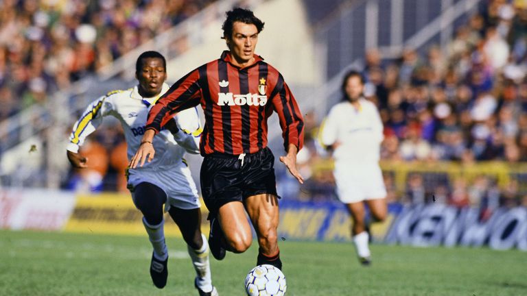 Nummer 3 - Paolo Maldini (AC Mailand): Der legendäre Abwehrspieler gewann mit den Italienern fünf Mal die Champions League und gilt als einer der besten Verteidiger der Geschichte.