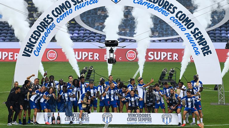 FC Porto 29 Meisterschaften (letzter Titel: 19/20)