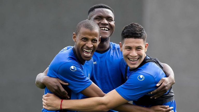 Schweiz/Spanien: Rafidine Abdullah (l.) wurde im Winter von zwei Klubs als Neuzugang vorgestellt. Der Komorer trainierte beim spanischen Drittligisten Hercules, der von einem Vernleib ausging. Dabei hatte er schon einen Vertrag bei Stade-Lausanne.