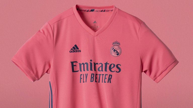 (Bildquelle: realmadrid.com) An den Look muss man sich erst gewöhnen. Das Auswärtstrikot ist pink! Dieses Shirt wird gegen Manchester City seine Premiere feiern. 