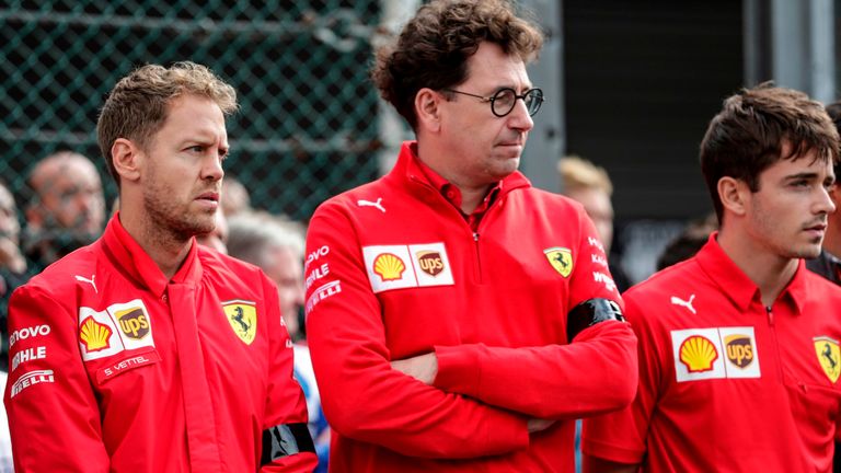 Ferrari um Teamchef Mattia Binotto (Mitte) reagiert auf den schlechten Saisonstart in der Formel 1. 