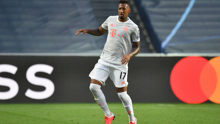 INNENVERTEIDIGUNG - Jerome Boateng (47,95 Prozent): Wesentlich knapper fällt das Duell in der Innenverteidigung zwischen Boateng und Thiago Silva aus. Der Pariser erzielt 31,33 Prozent der Stimmen.