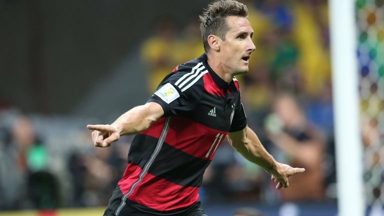 Sturm: Miroslav Klose (beendete bei Lazio Rom seine Karriere)