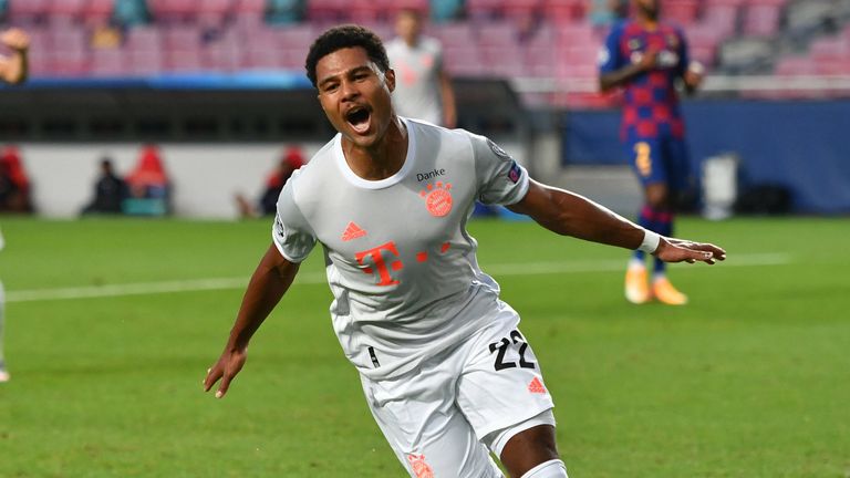 Rechter Flügel - Serge Gnabry (67,21 Prozent): Zwar kein knappes Kopf-an-Kopf-Rennen, aber immerhin erreicht Angel Di Maria 16,36 Prozent gegen Bayerns Zauberer. Etwas mehr User (16,43 Prozent) waren sich uneinig, wem sie den Punkt geben sollten.