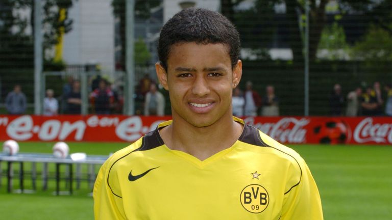 Thiago stand beim BVB für ein Jahr von 2004 bis 2005 unter Vertrag, kam allerdings nicht zum Einsatz.