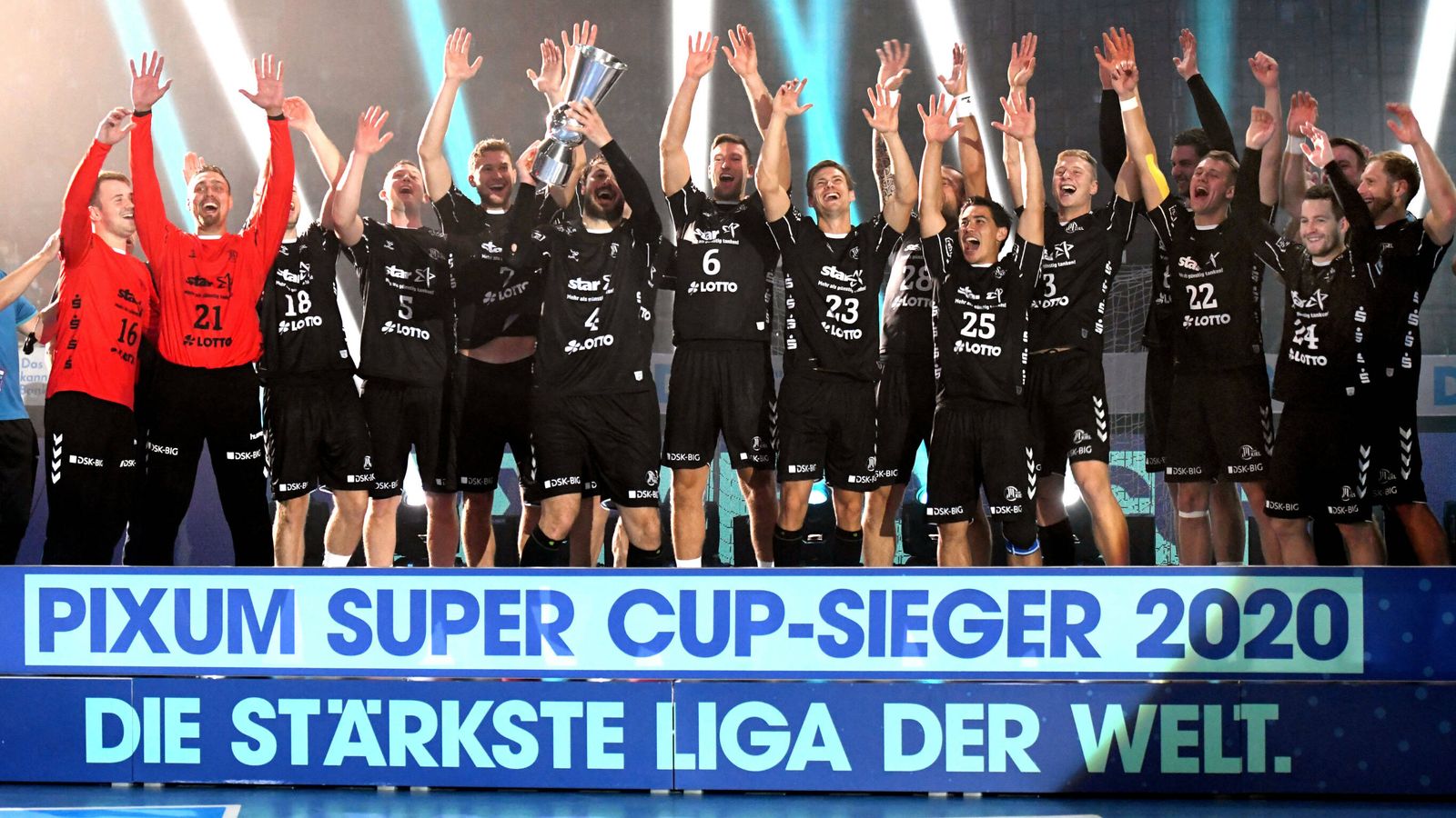 Handball News: THW Kiel besiegt SG Flensburg-Handewitt im Finale | Handball News | Sky Sport