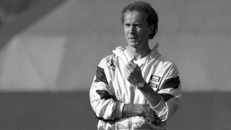 Beckenbauer hat nie eine Trainerlizenz erworben. Der Deutsche Fußball-Bund (DFB) verlieh sie ihm erst am 10. Februar 1989 ehrenhalber.