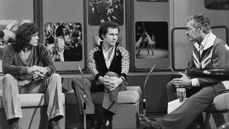 Anfang August 1971 entstand das Foto des österreichischen Fotografen Herbert Sündhofer, das Beckenbauer in Wien neben der Büste von Kaiser Franz Joseph I. zeigt - der Spitzname "Kaiser" verselbständigte sich danach. Allerdings: Bereits nach dem DFB-Pokalspiel am 14. Juni 1969, das der FC Bayern gegen Schalke 04 gewann, wurde Beckenbauer in den Medien erstmals als "Kaiser" bezeichnet, um die Bezeichnung von Reinhard "Stan" Libuda als "König von Westfalen" zu übertreffen.